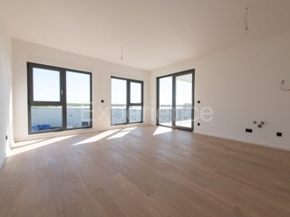 ISTRIA, Umago - appartamento in un nuovo edificio con garage, 3. piano, ASCENSORE!