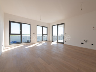 ISTRIA, Umago - appartamento in un nuovo edificio con garage, 3. piano, ASCENSORE!