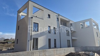 Parenzo - cca. 1 km dal mare, appartamento con 3 camere da letto, NUOVA COSTRUZIONE!