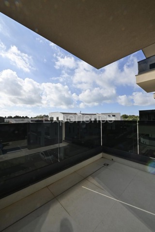 Vabriga - appartamento in un nuovo edificio, 2. piano, ASCENSORE!