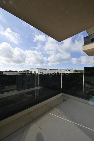 Vabriga - appartamento in un nuovo edificio, 2. piano, ASCENSORE!