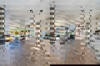 Vicino a Parenzo - a circa 5 km dal mare, villa con piscina, 6 camere da letto!