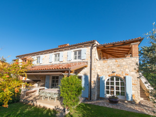 Nelle vicinanze di Parenzo - 1.000 m dal mare, villa mediterranea con piscina!