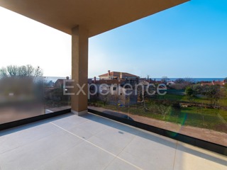 Vicino a Parenzo - a circa 1,8 km dal mare, appartamento in un nuovo edificio, deposito, ASCENSORE!