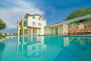 Motovun, villa con piscina e vista, 4 camere, zona tranquilla