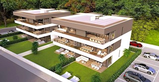 Parenzo - a circa 2.5 km dal mare, attico con 4 camere da letto!