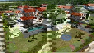 Istria, vicino a Parenzo - affascinante villa con piscina e garage!