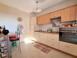 OCCASIONE! Cittanova - a 500 m dalla spiaggia, appartamento al 1. piano, VISTA MARE!