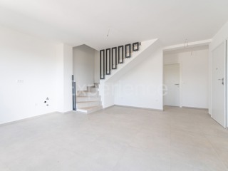 ISTRIA, vicino a Parenzo - appartamento con 3 camere da letto, VISTA MARE!