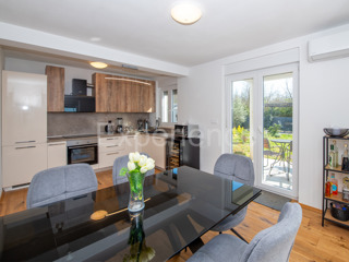 ISTRIA, vicino a Parenzo - ultima casa a schiera, NUOVA COSTRUZIONE, 4 camere da letto!