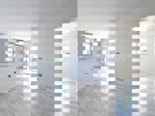 ISTRIA, zona Parenzo – appartamento in un nuovo edificio (65 m²), 2. piano