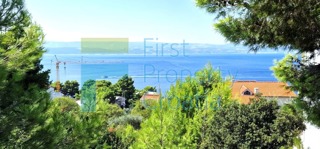 OM1673 - Terreno edificabile vicino al mare, vicino a Omiš, in vendita