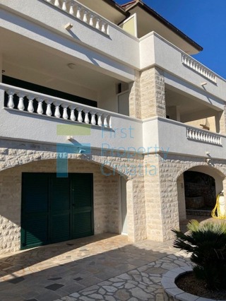 SO1025 - Appartamento villa in una bella zona, Šolta, in vendita