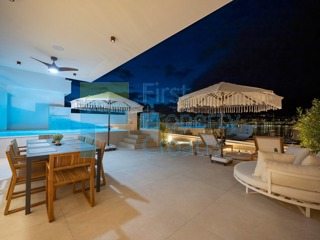 TG1652 - Vile prvi red do mora i iznad plaže, Trogir, na prodaju