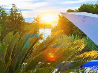 BR1641 - Villa situata a soli 65m sopra il lungomare, Brač, in vendita