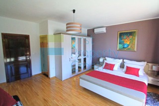 KO1626 – Villa fronte mare in ottima posizione, Korčula, in vendita