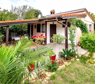 Šišan, Ližnjan, 66m2