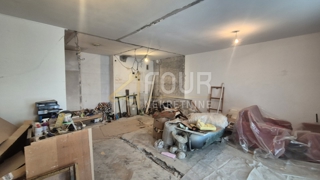 Fiume, Turnić, 2 camere da letto + sala, 72m2, loggia