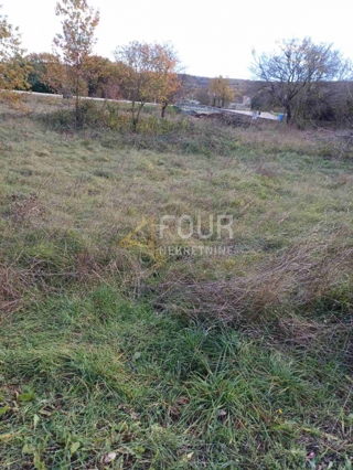 Trget, Raša, 1.549m2