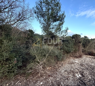 Veli vrh, Pula, 1.093m2