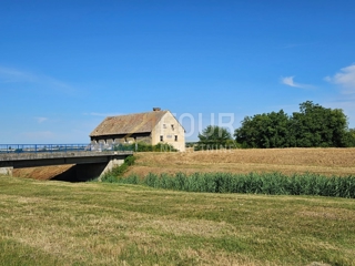 Branjina, Popovac, 819m2