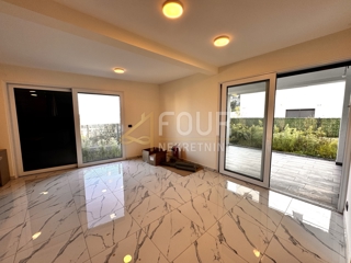 Pobri, Opatija - Okolica, 102,61m2