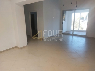 Veli vrh, Pula, 82m2