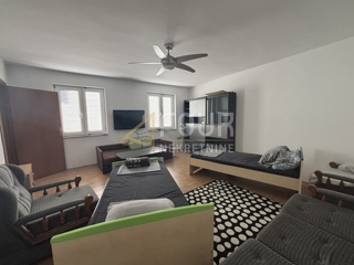 Novi Vinodolski, 77m2