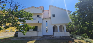 PAG - POVLJANA, CASA 300M2, 6 APPARTAMENTI, VENDITA, GARAGE, VISTA, POSIZIONE!!