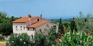 casa con vista mare ed un giardino grandissimo