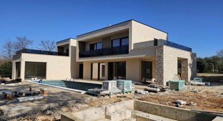 Villa moderna con piscina vicino a Parenzo