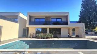 Villa moderna con piscina vicino a Parenzo