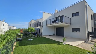 Appartamento in vendita vicino a Parenzo – vista mare e terrazza panoramica