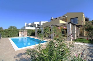 UMAGO- bellissima casa con piscina e vista TOP sul mare!