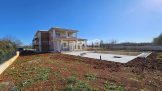 Zona Parenzo - Villa mediterranea ai margini della zona urbanizzata