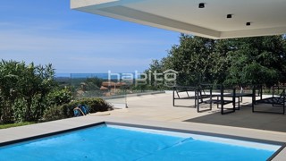 Dintorni di Parenzo - Gioiello istriano con vista panoramica sul mare