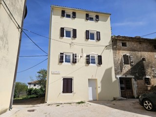 Parenzo 10 km, Visignano - Casa in pietra ristrutturata con vista mare