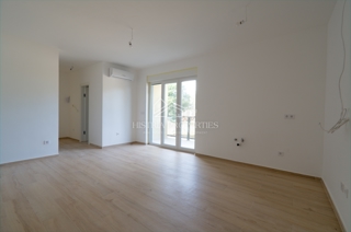 Confortevole appartamento familiare con 2 terrazze e giardino in un nuovo edificio vicino a Parenzo