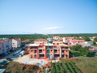 Nuova casa a schiera con elementi tradizionali vicino alla città di Parenzo