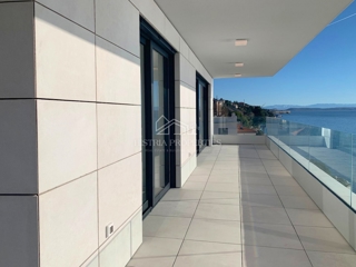 Fantastico appartamento in prima fila sul mare in un edificio nuovo di qualità con una vista impagabile