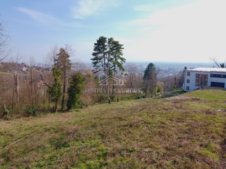 Terreno con vista sulla città di Zagabria e contributi per utenze pagati