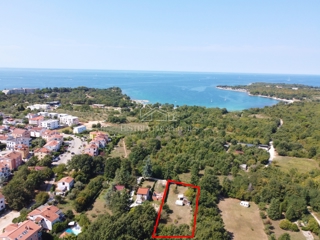 Posizione attraente per costruire con stile in una posizione in riva al mare