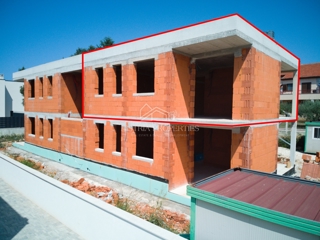 Appartamento urbano con 2 terrazze in una moderna zona residenziale, vicino al centro di Parenzo