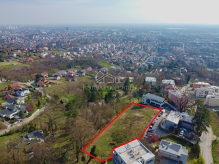 Terreno con grande potenziale, permesso valido e contributi per utenze  pagati