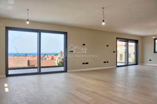 Penthouse che ha tutto in una posizione privilegiata a Parenzo per un soggiorno da sogno