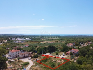 Vista panoramica sul mare e posizione attraente con un progetto moderno pronto per la costruzione