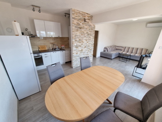 Kožino, appartamento trilocale - seconda fila dal mare e dalla spiaggia