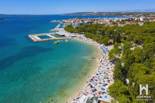 Ottima posizione! Terreno fronte mare a Biograd – 701 m²