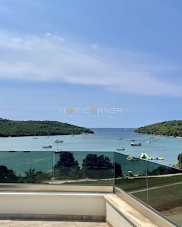 Attico a 20 m dalla spiaggia, piscina, vista panoramica