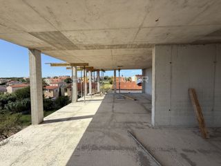 Pola, nuovo edificio esclusivo, ascensore, attico, vista panoramica sulla città